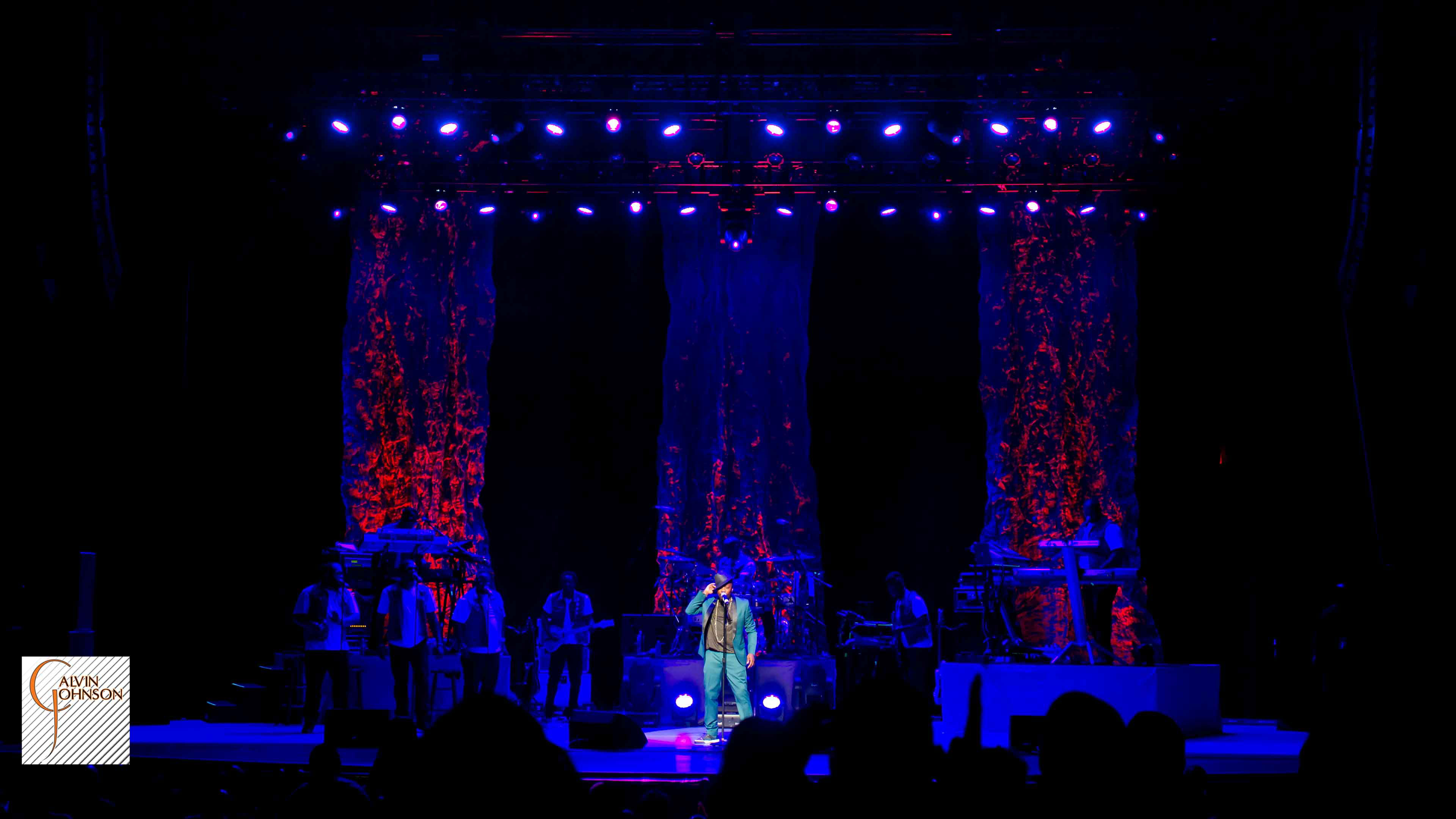 Anthony Hamilton Singing at his Back to Love Tour Concert